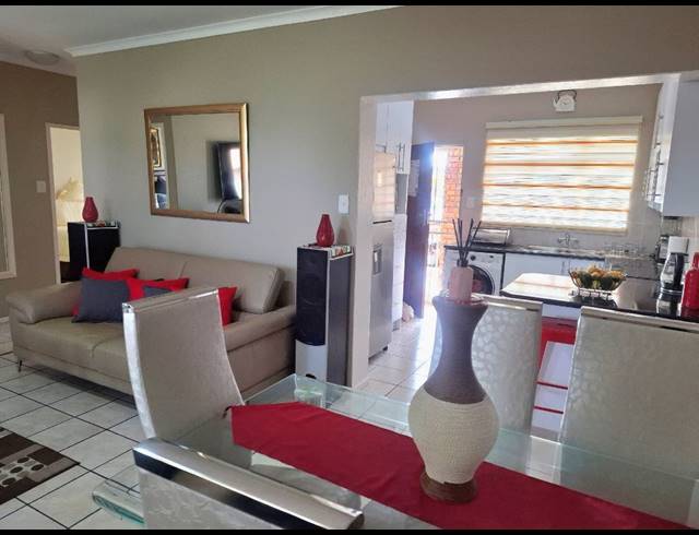 2 BEDROOM SECTIONAL TITLE FOR SALE IN WENTWORTH PARK